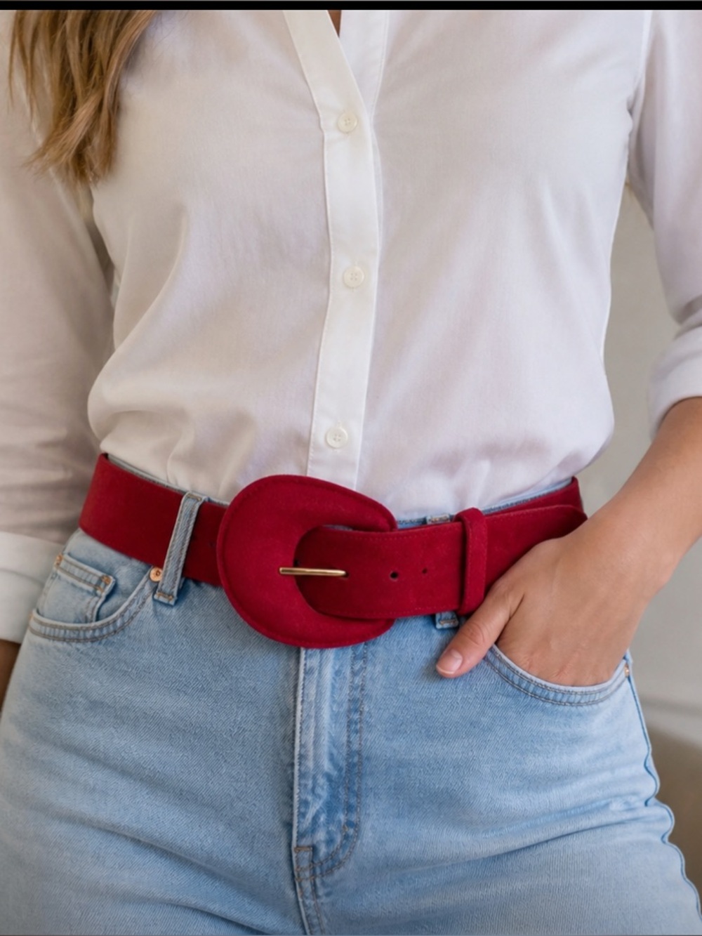 Donna Karan Red Suede Vintage Statement Belt withGold-Tone Buckle Size Small
